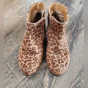 Girls Leopard boots